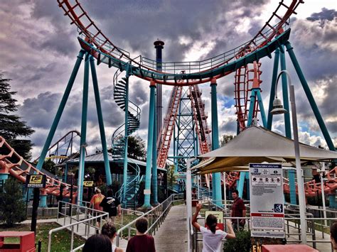 Carowinds charlotte - This Cedar Fair park sits on the border of North and South Carolina, and is home to 14 different roller coasters! While it's a top destination for coaster en...